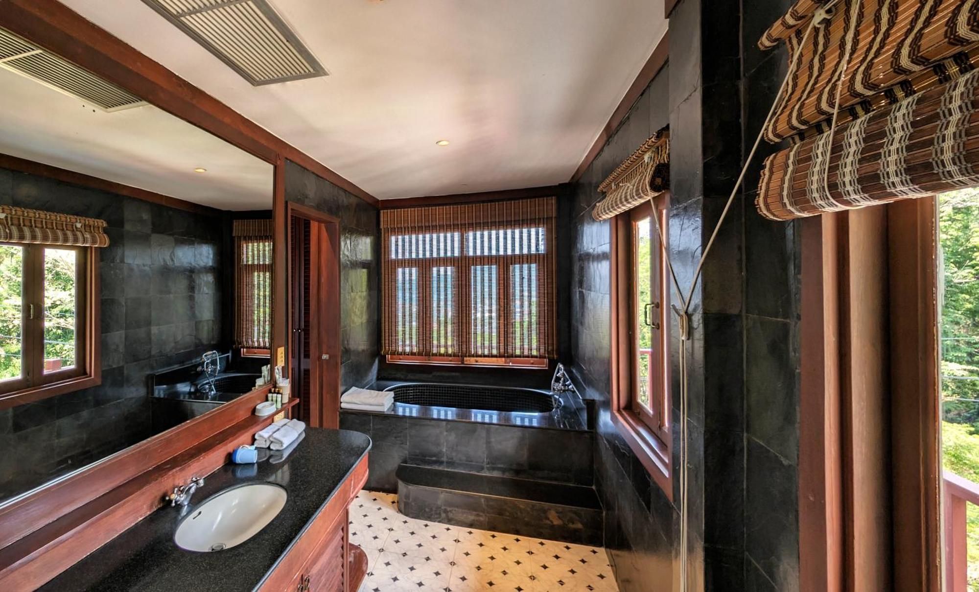 Nakawanna Villa Phuket Екстериор снимка